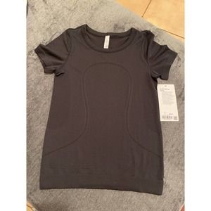 BNWT's Lululemon Black Swiftly Tee - Size 2